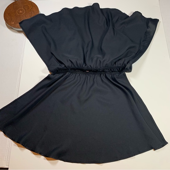 XS Victoria’s Secret black satin and lace camisole w side slits - Picture 9 of 11